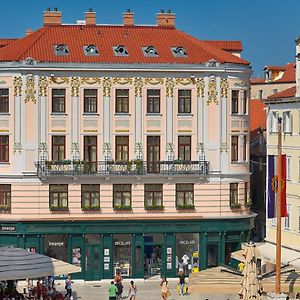 Royal Piazza